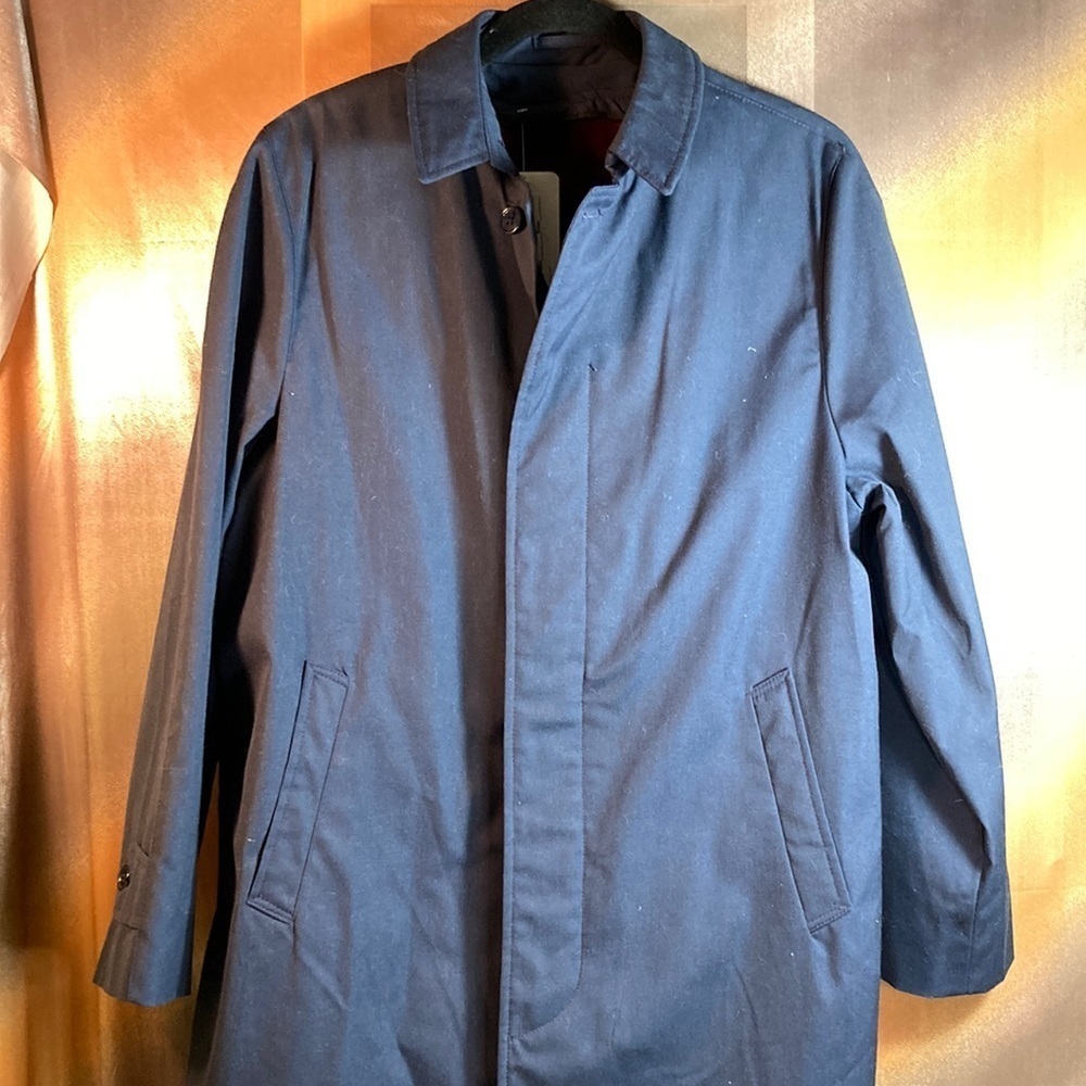 80’s Spatz navy trench coat zip out fur‎ lining. Vintage size 18. 40” chest. 211